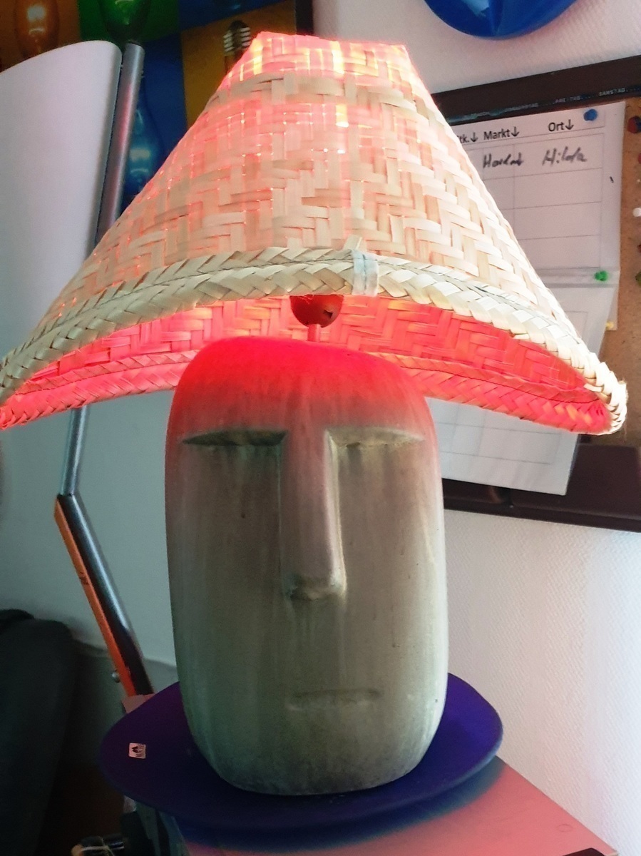 Keramik Kunst kaufen – Kreative Formen – 2 Lampen Leuchten Licht Objekte: Thai /Farang 01LO+02LO