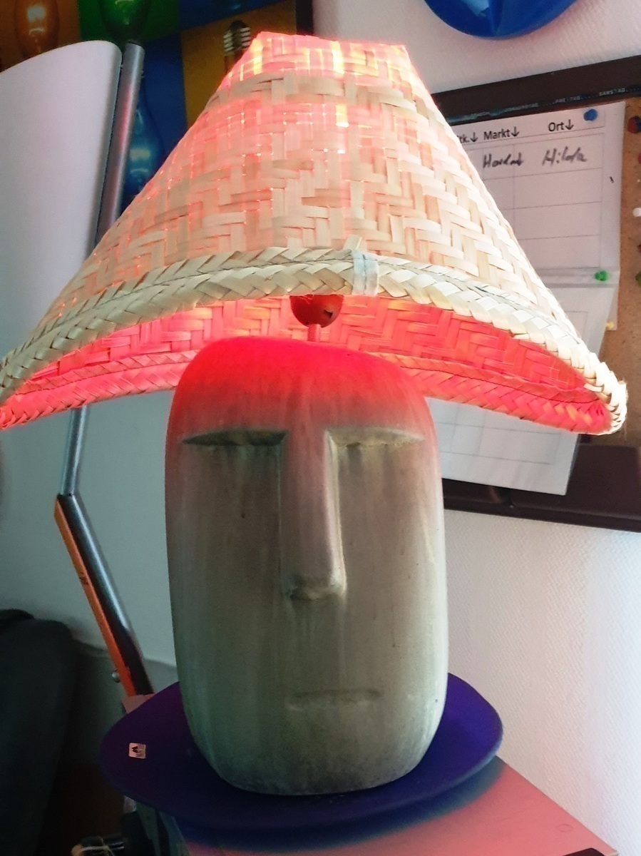 Keramik Kunst kaufen – Kreative Formen – Lampe  Leuchte Licht Objekt: Thai /Farang  01LO