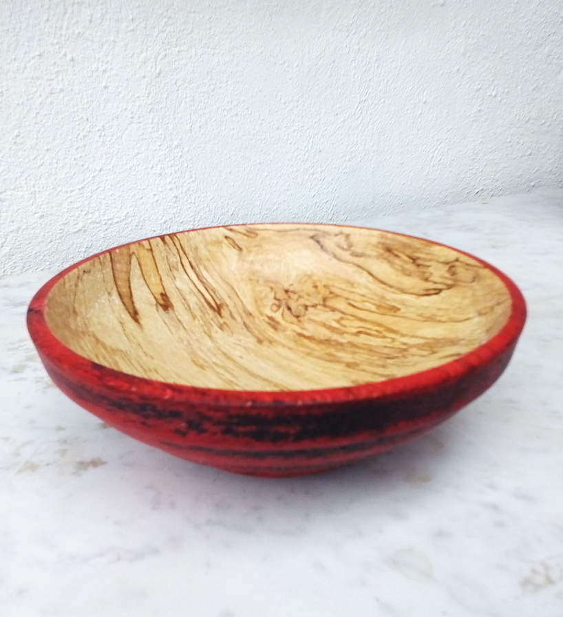 Holz Kunst kaufen – handgemacht – Buchenschale rot gebeizt