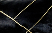 Small handarbeit kissen dekokissen schwarz gold einzelstuck textil interieur